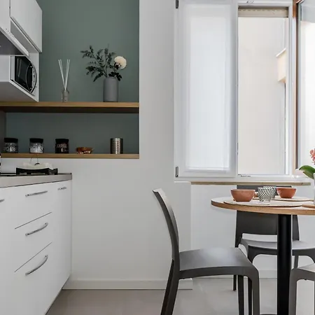 Apartment Lungo Adige Bright Near Borgo Trento Hospital!